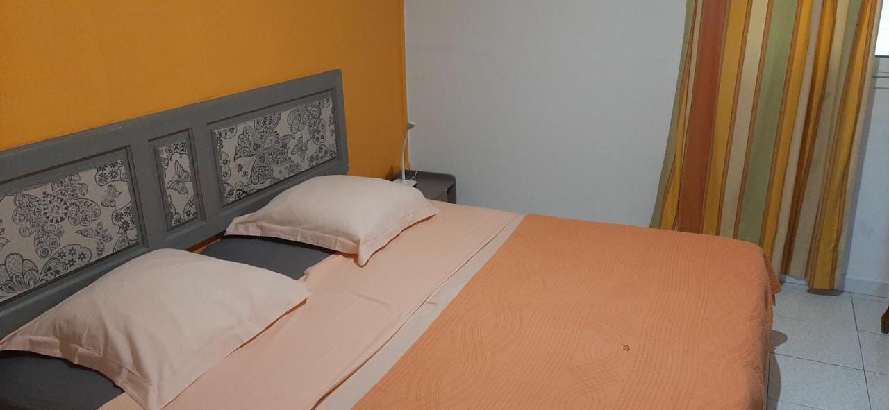 Les Anones Lägenhet Saint-Gilles-les Bains Exteriör bild