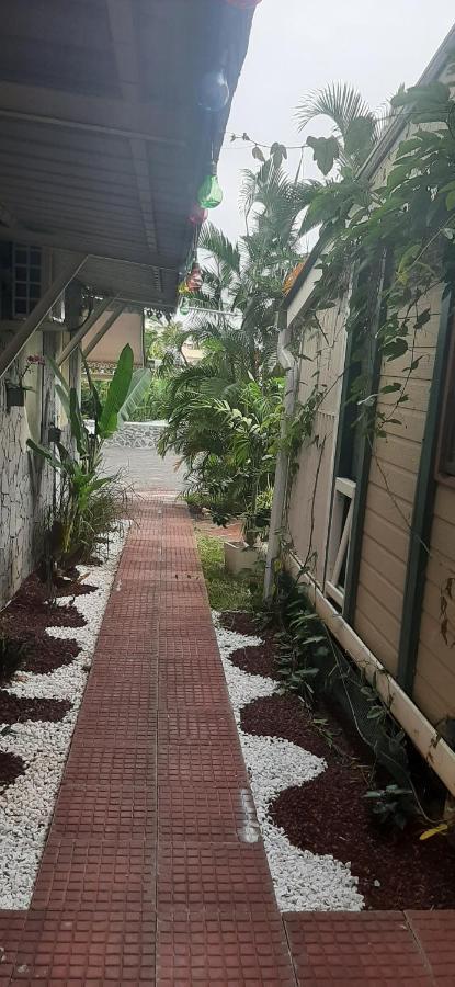 Les Anones Lägenhet Saint-Gilles-les Bains Exteriör bild